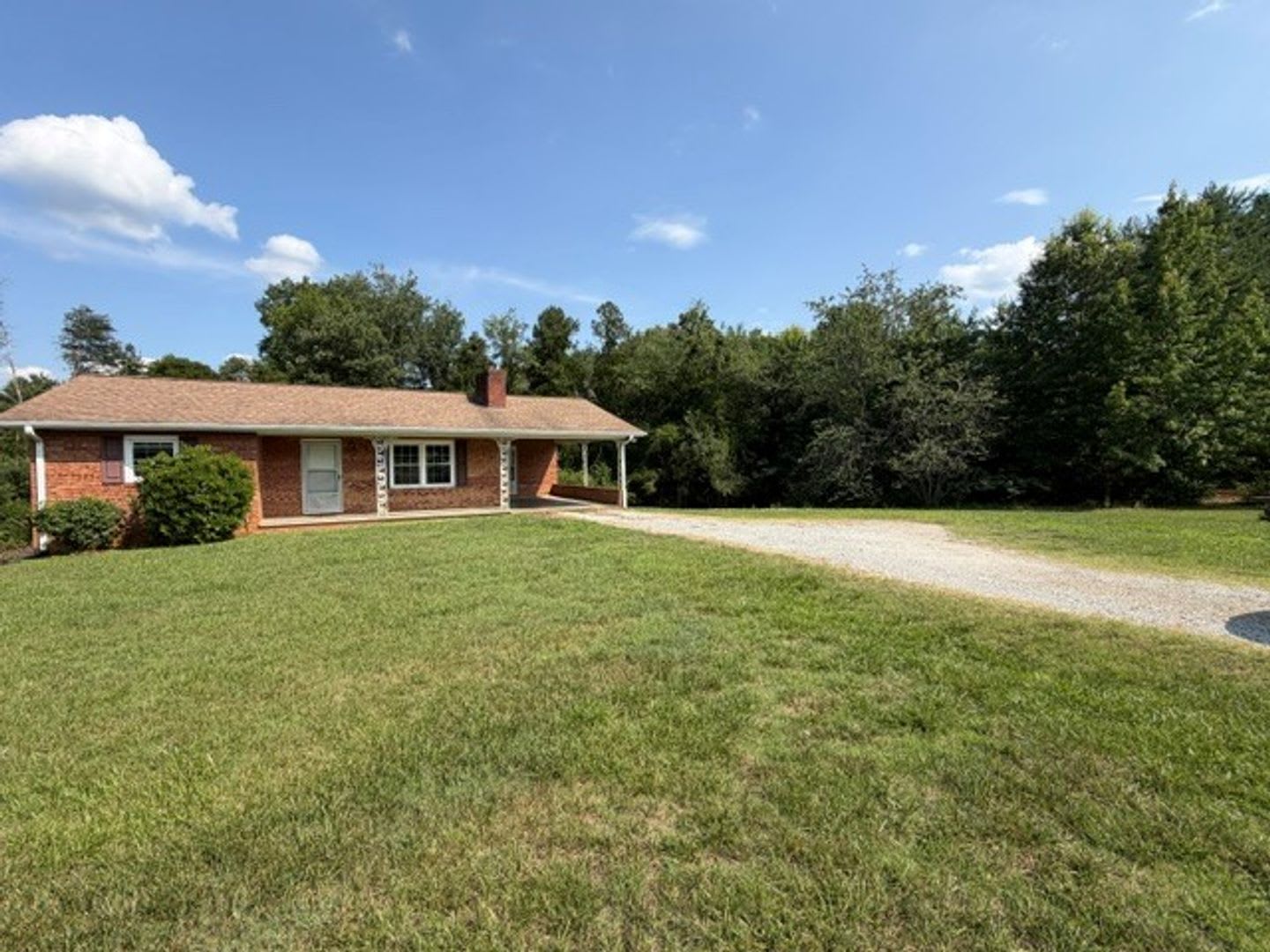 New Rental Listing Taylorsville – photo 3