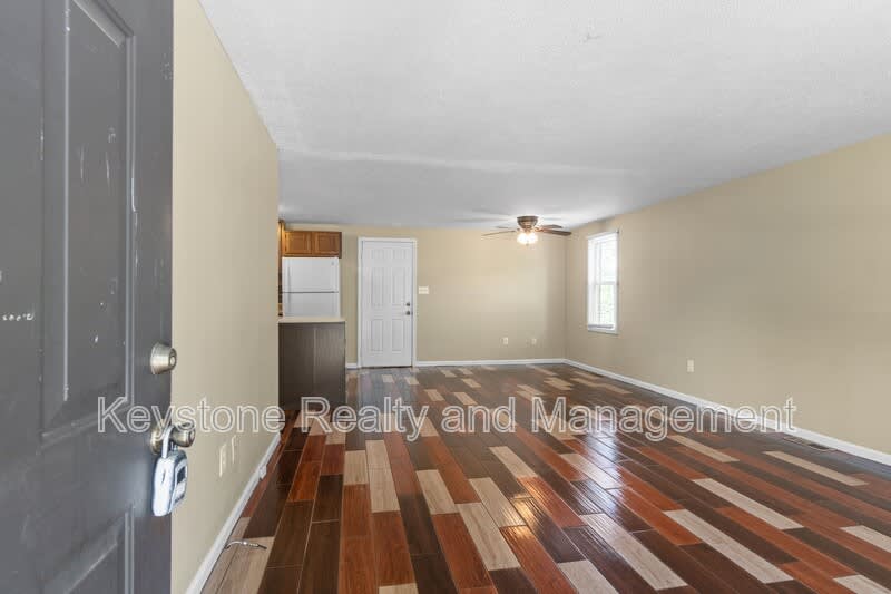 944 Linda Drive – photo 2