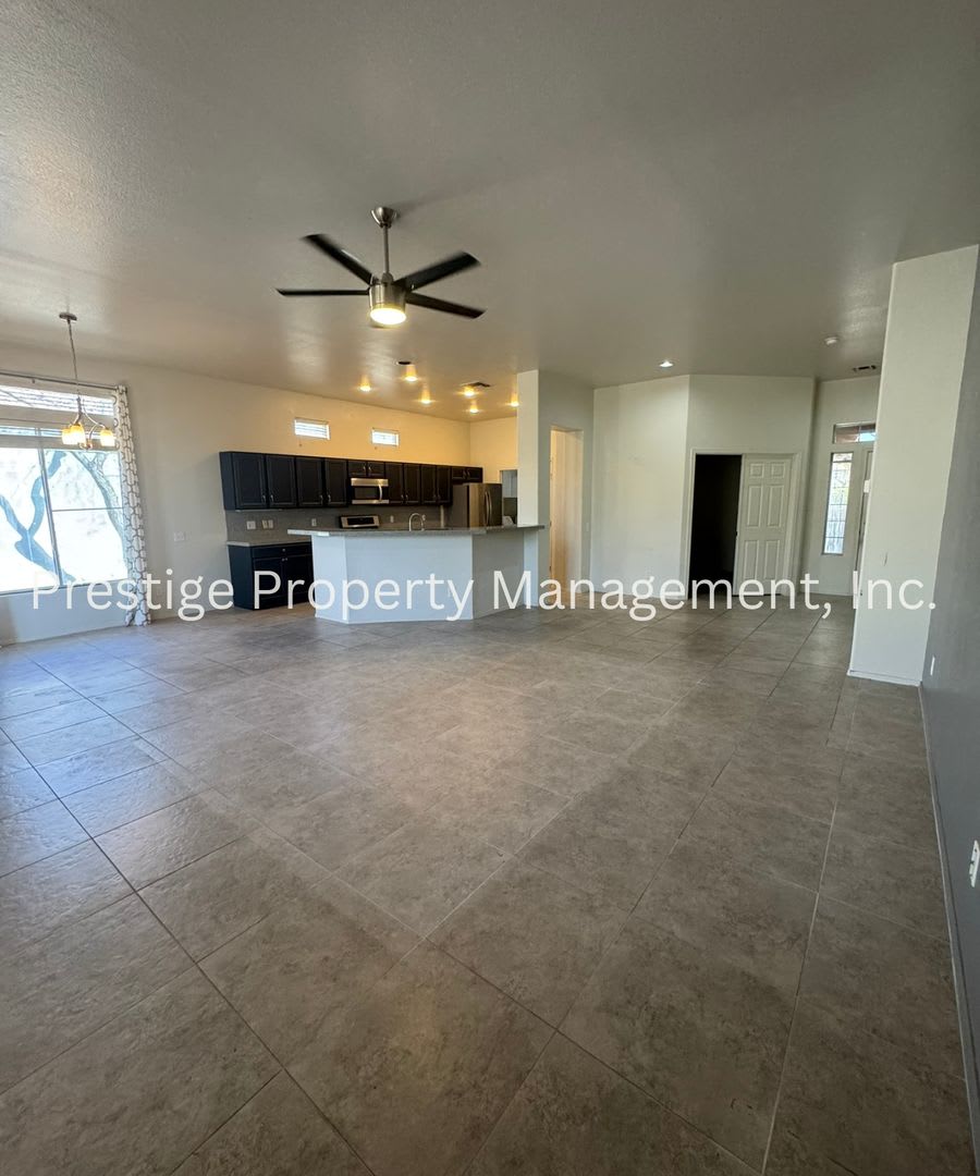 Gorgeous 55+ community home located in Heritage Highlands at Dove Mountain!!! – photo 4