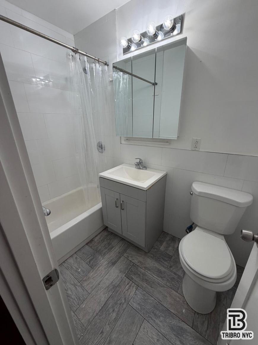 58-89 54th St – photo 5