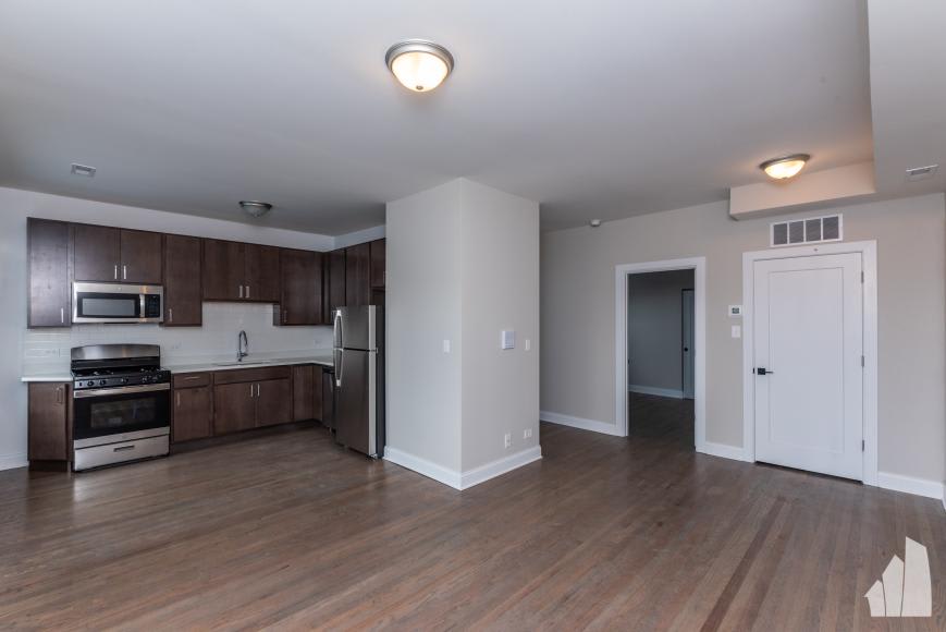 3405 West Fullerton – photo 2