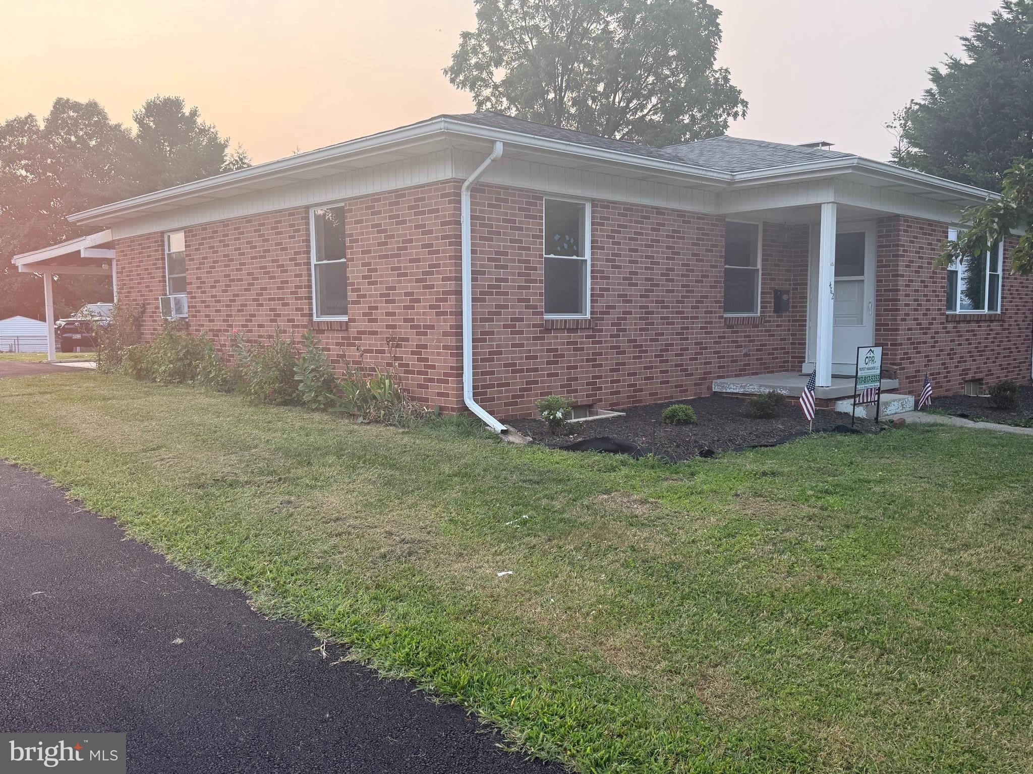 462 N PLEASANT Avenue – photo 2
