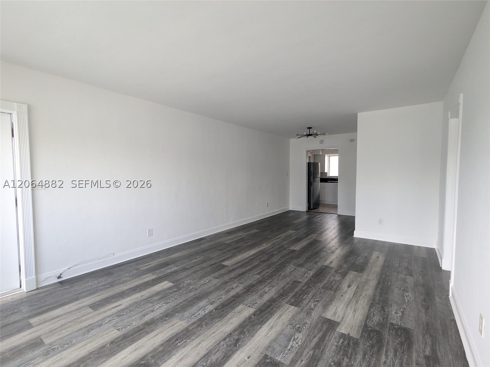 7805 Crespi Blvd – photo 4