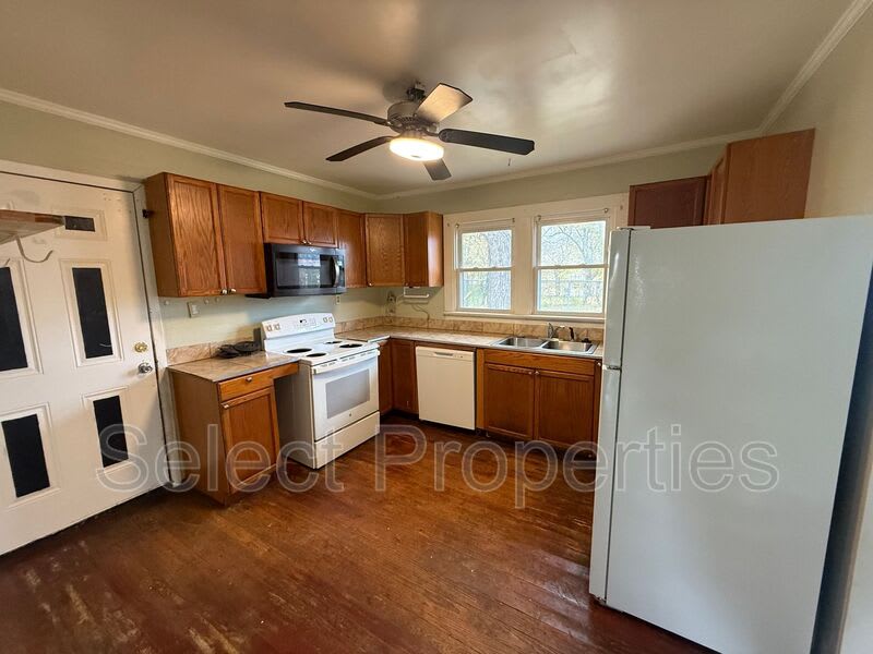 1300 Aggie – photo 4