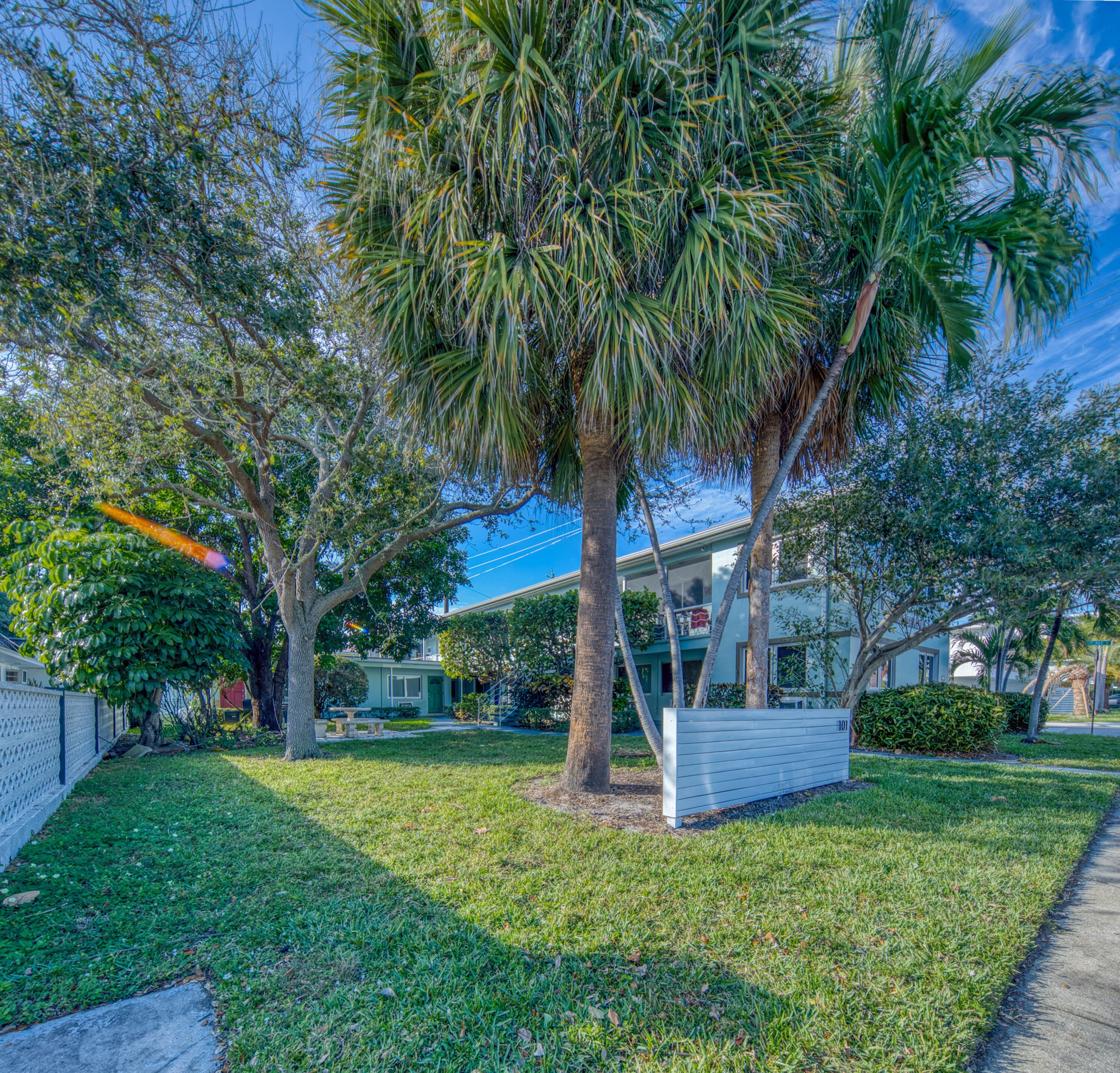 101 S Palmway – photo 1