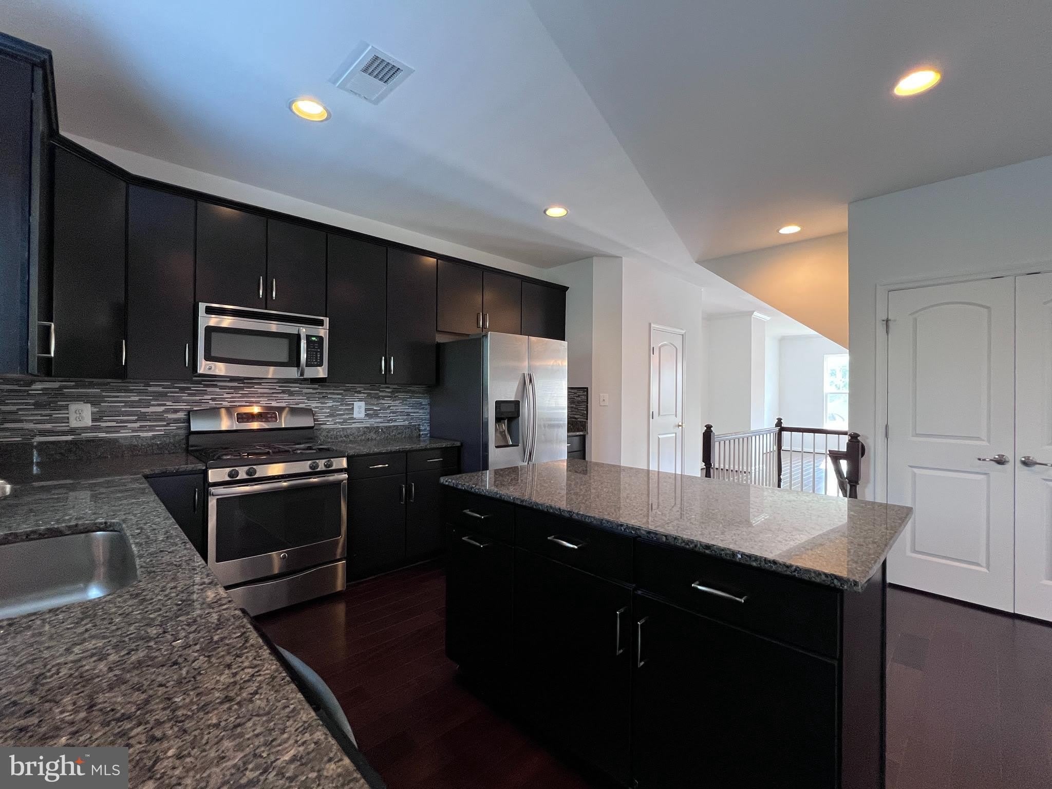 9243 DAWKINS CREST Circle – photo 4