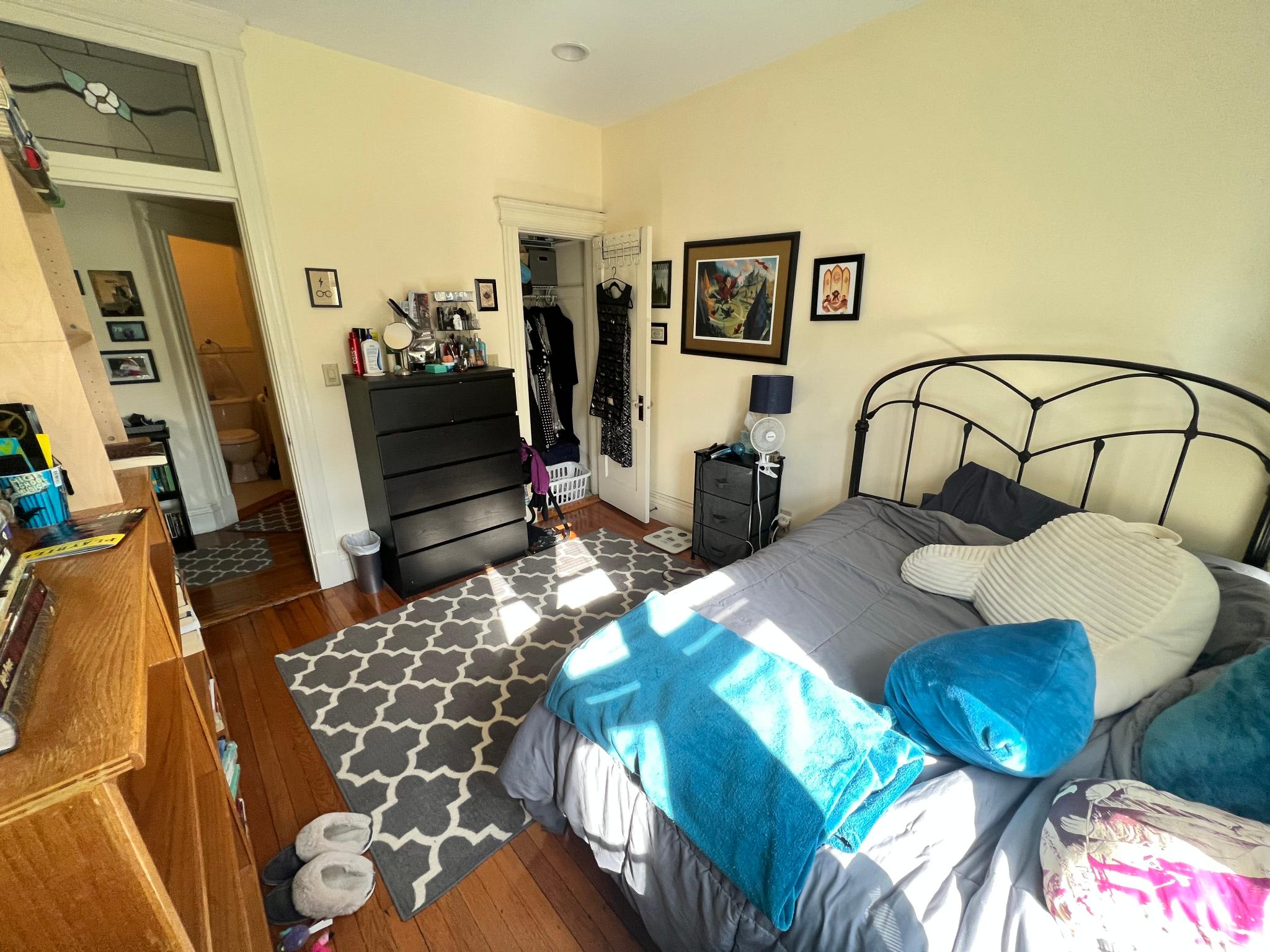 100 Queensberry St – photo 2