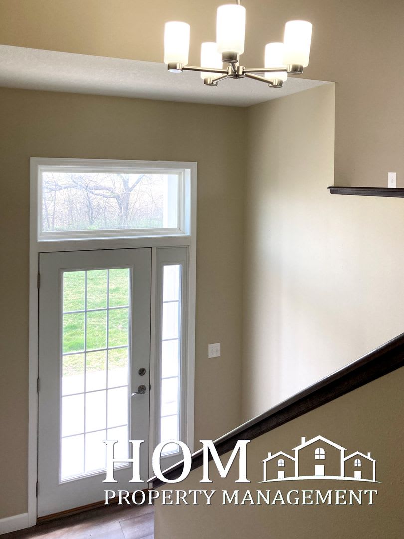 Modern 4BR/2.5BA Townhome Available 8/1 – photo 2