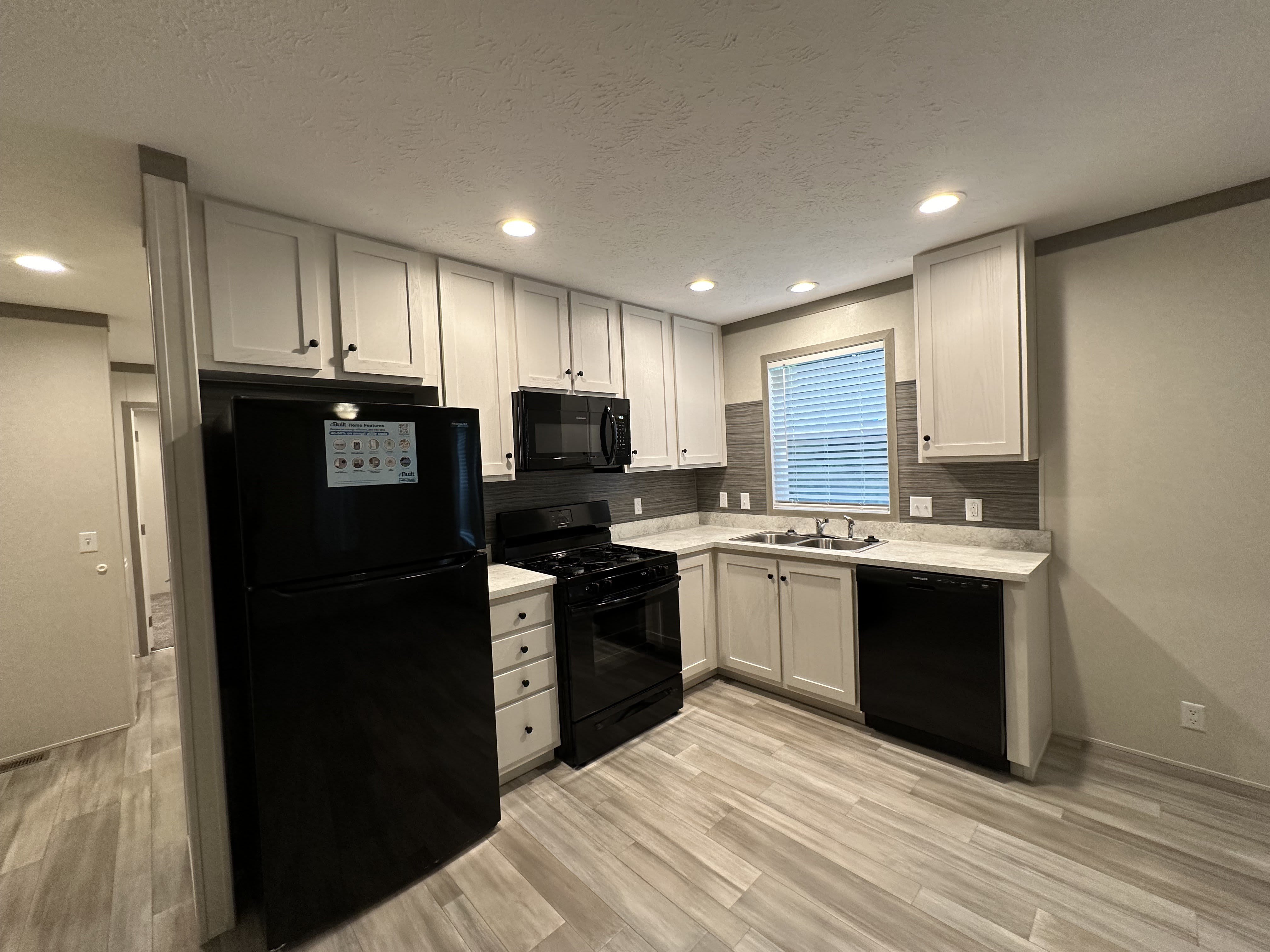 4067 Underwood Lane – photo 1