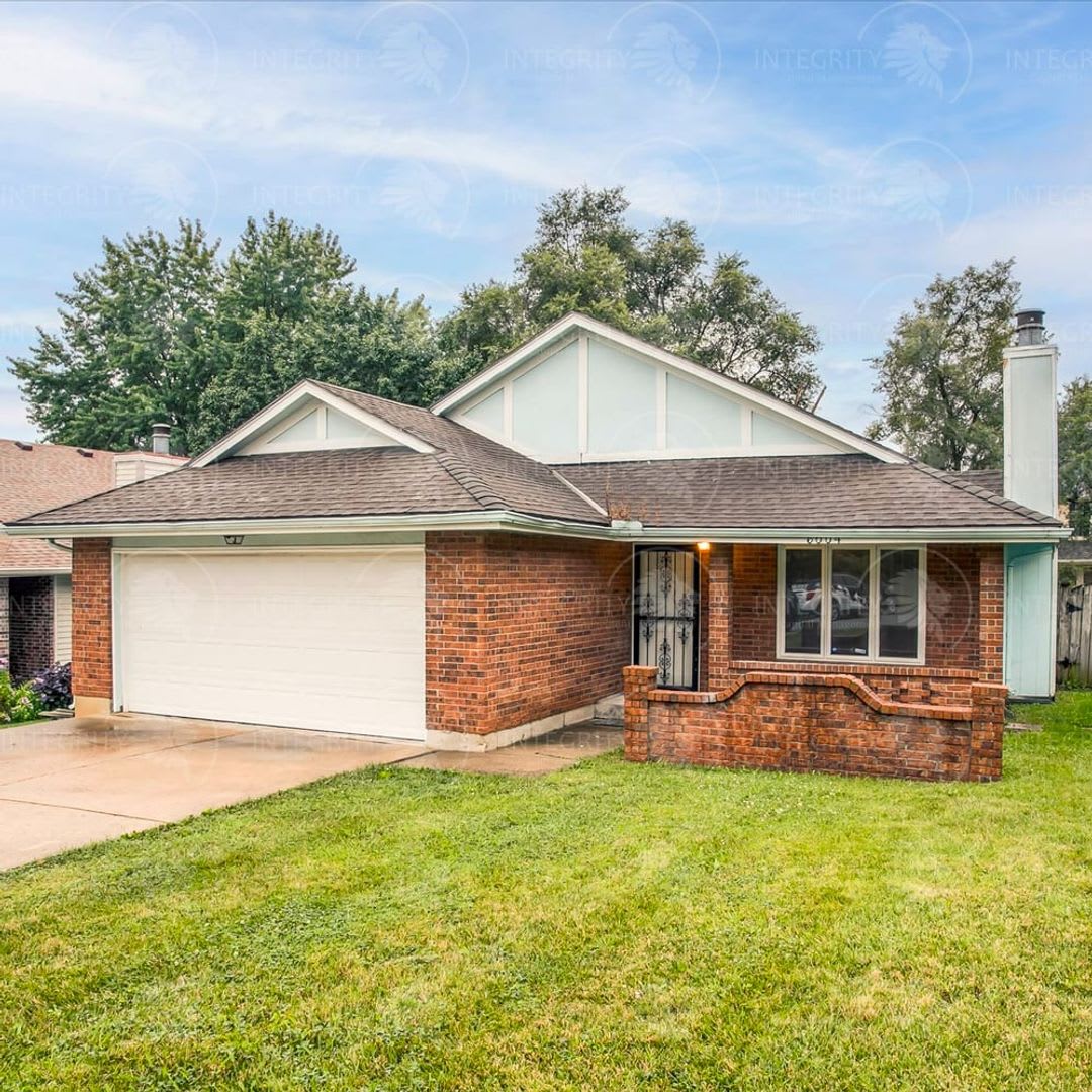 **COMING SOON!!!!!!!Charming 3 Bedroom, 2 Bathroom Home for Lease** – photo 3