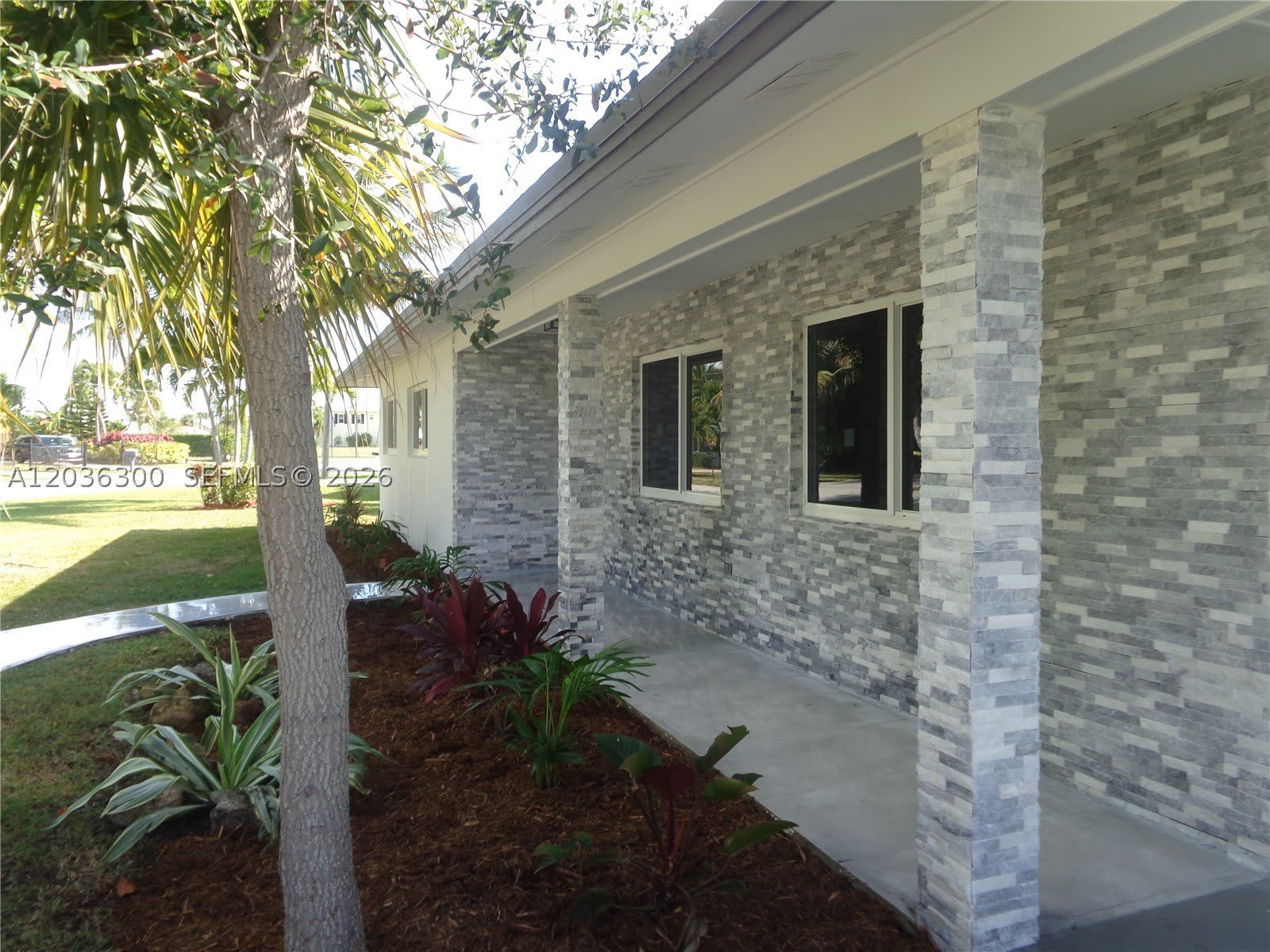 1565 N Thumb Point Dr – photo 3