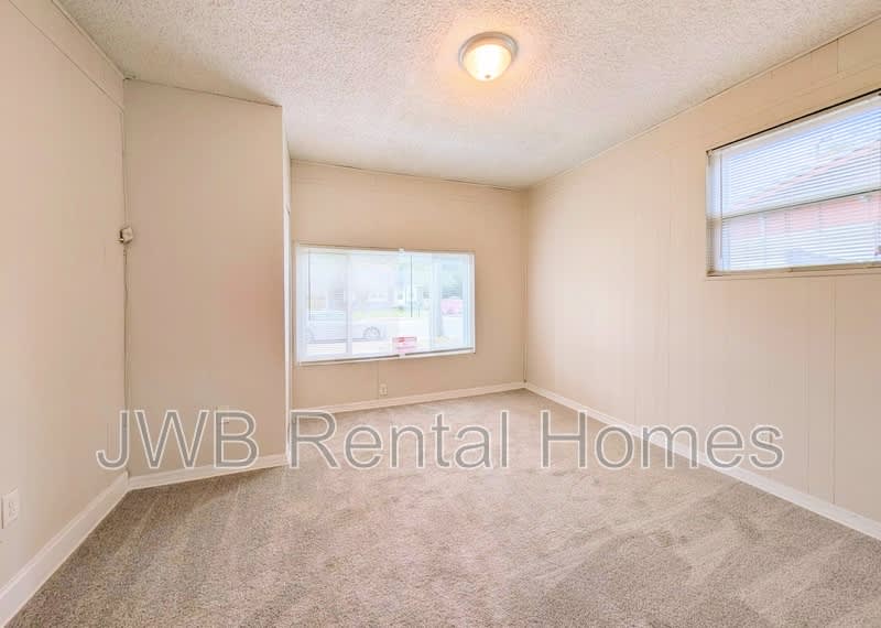 3117 5th St W – photo 5