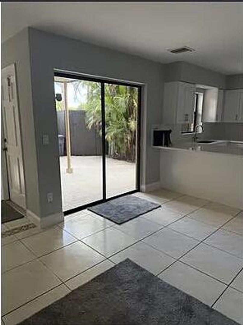 4905 Alder Drive D, West Palm Beach (Unincorporated), FL 33417 – photo 3