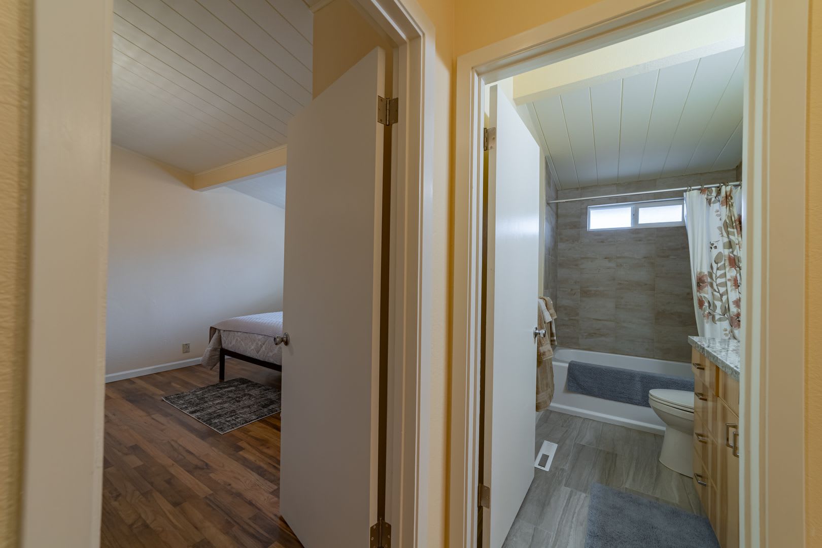 Fully Furnished 4Bd 2Ba Home Near Eureka High – photo 4