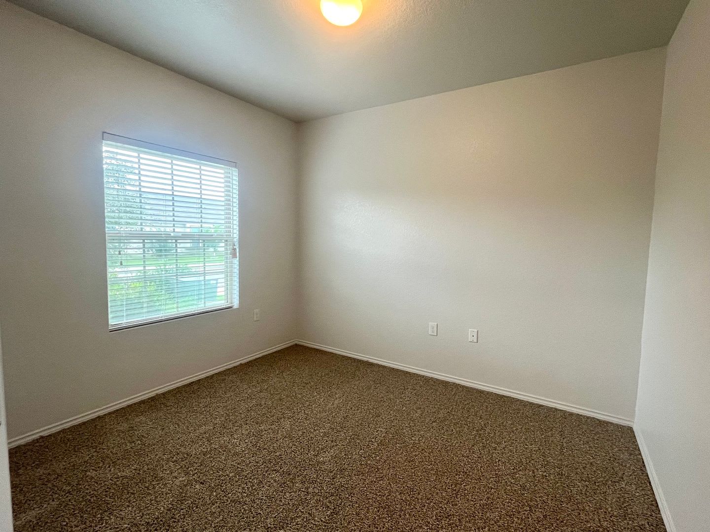 Welcome to This 5BR/ 2.5 BA w/ GameRoom Move-in Ready Home ~ Conveniently Located to RAFB/Ft Sam! – photo 5