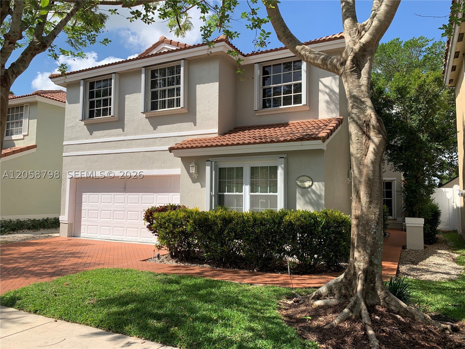 818 Garnet Cir – photo 2