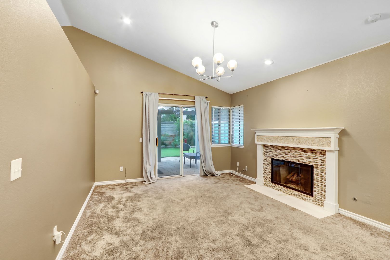 28th- 3 Bedroom – photo 4
