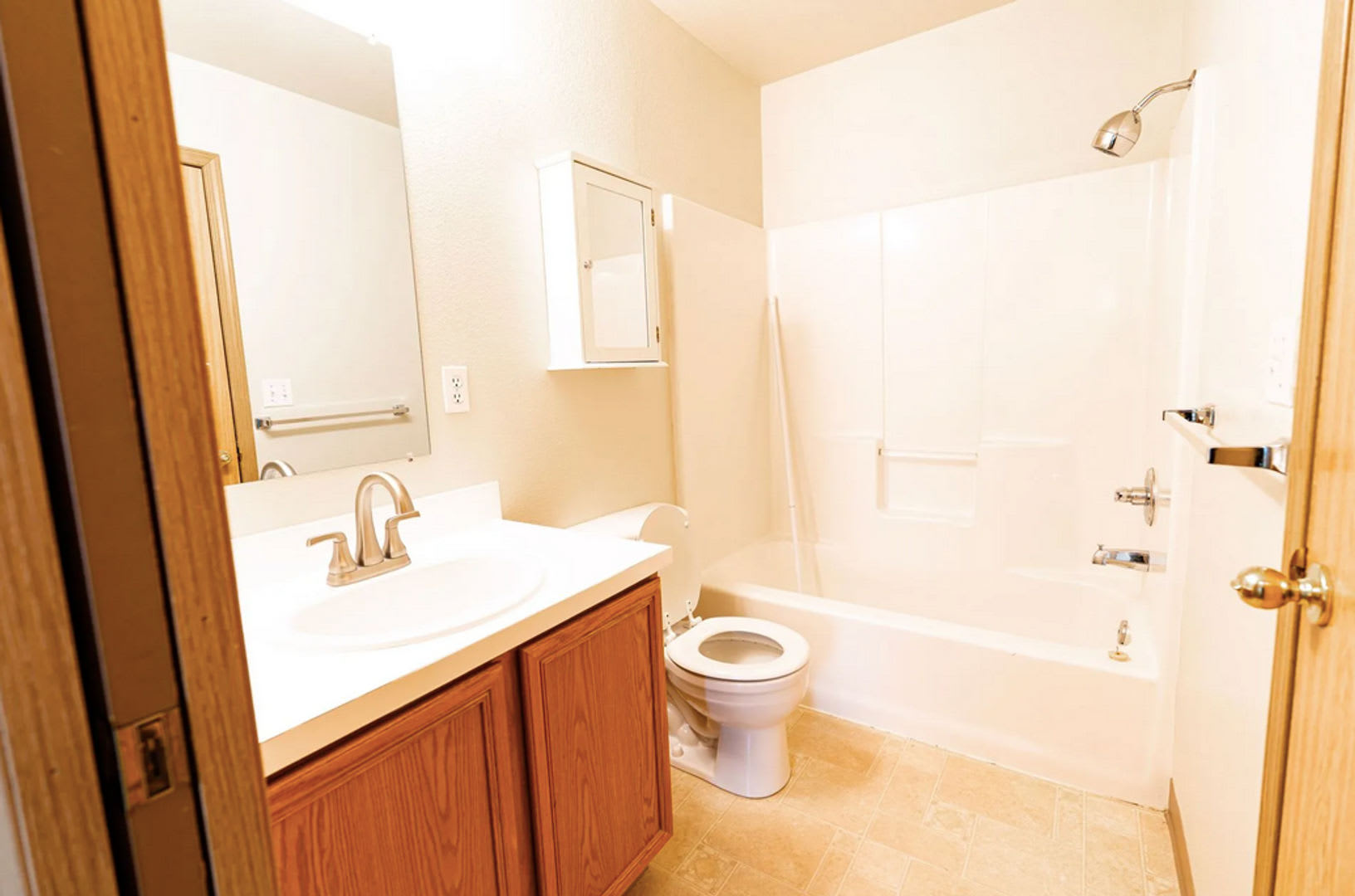Rare 2 X 1 5 Townhome Availble In October – photo 5