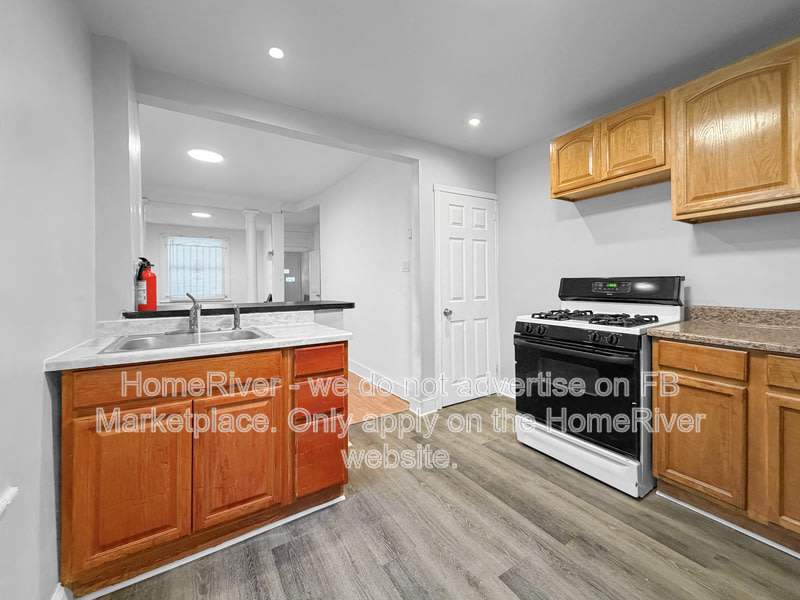 329 N 55Th St – photo 2