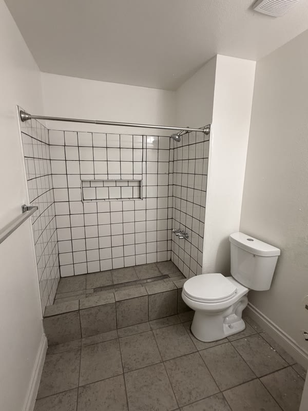 3555 South County Center Drive – photo 3
