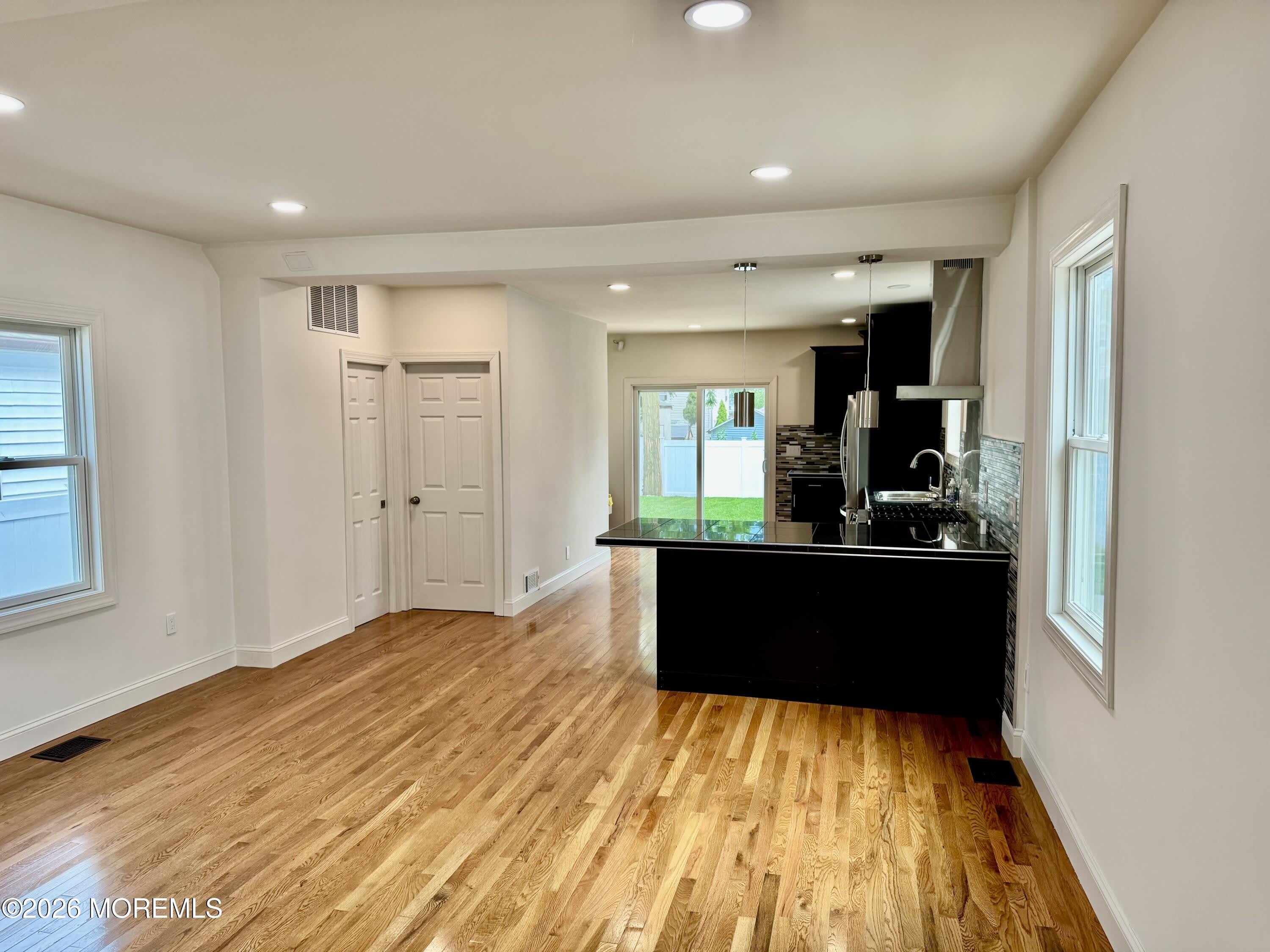 13 Locust Avenue – photo 5
