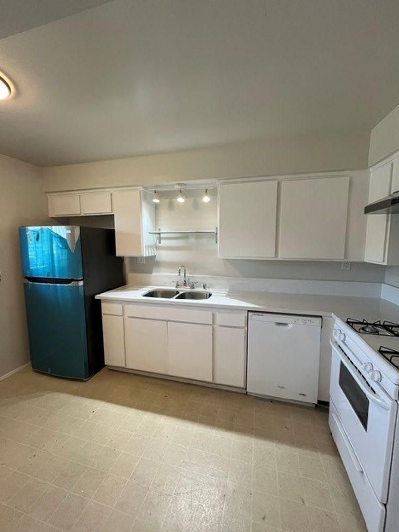 Location! Location! 6831 Alvardo Road Unit #6- Must See! – photo 3