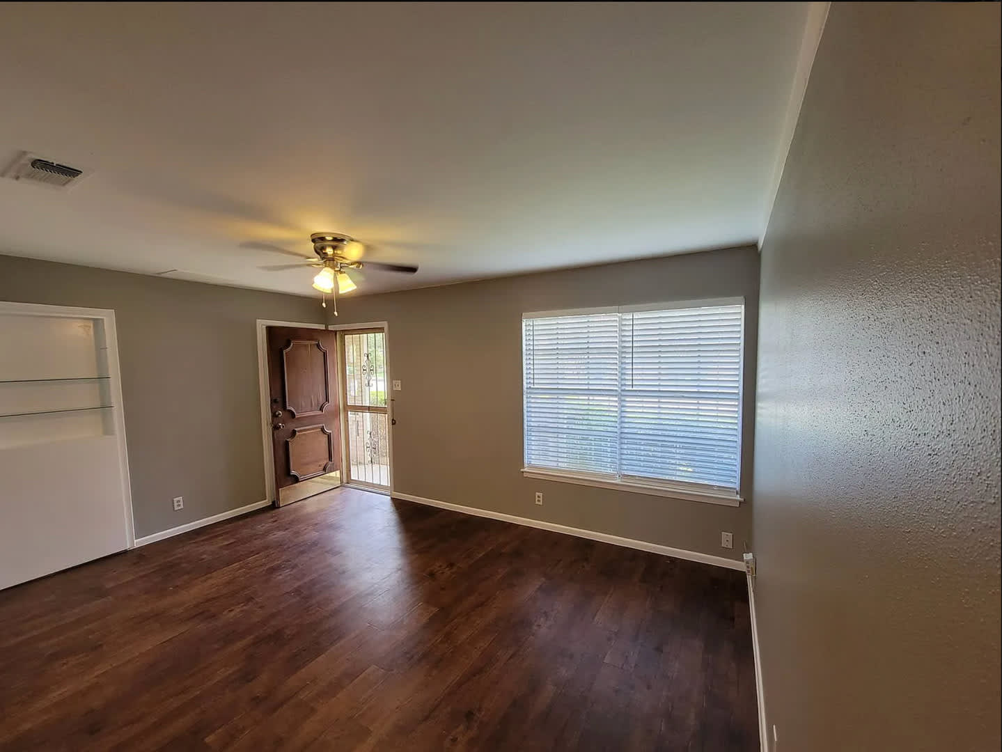 **APPLICATION RECEIVED** 2 Bedroom / 1 Bath Home South Side Lions Park! – photo 5
