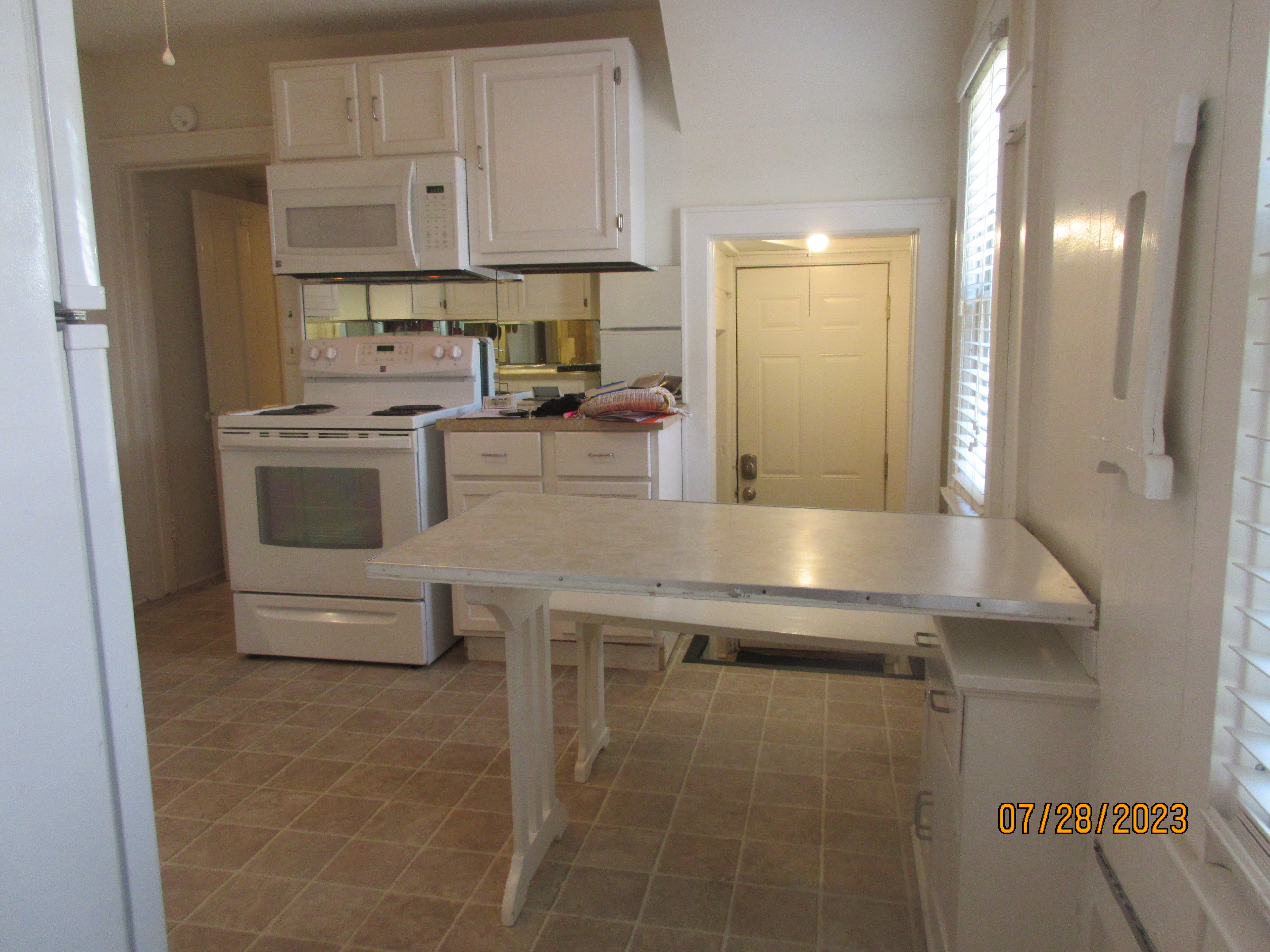 811 N Buffum St – photo 3