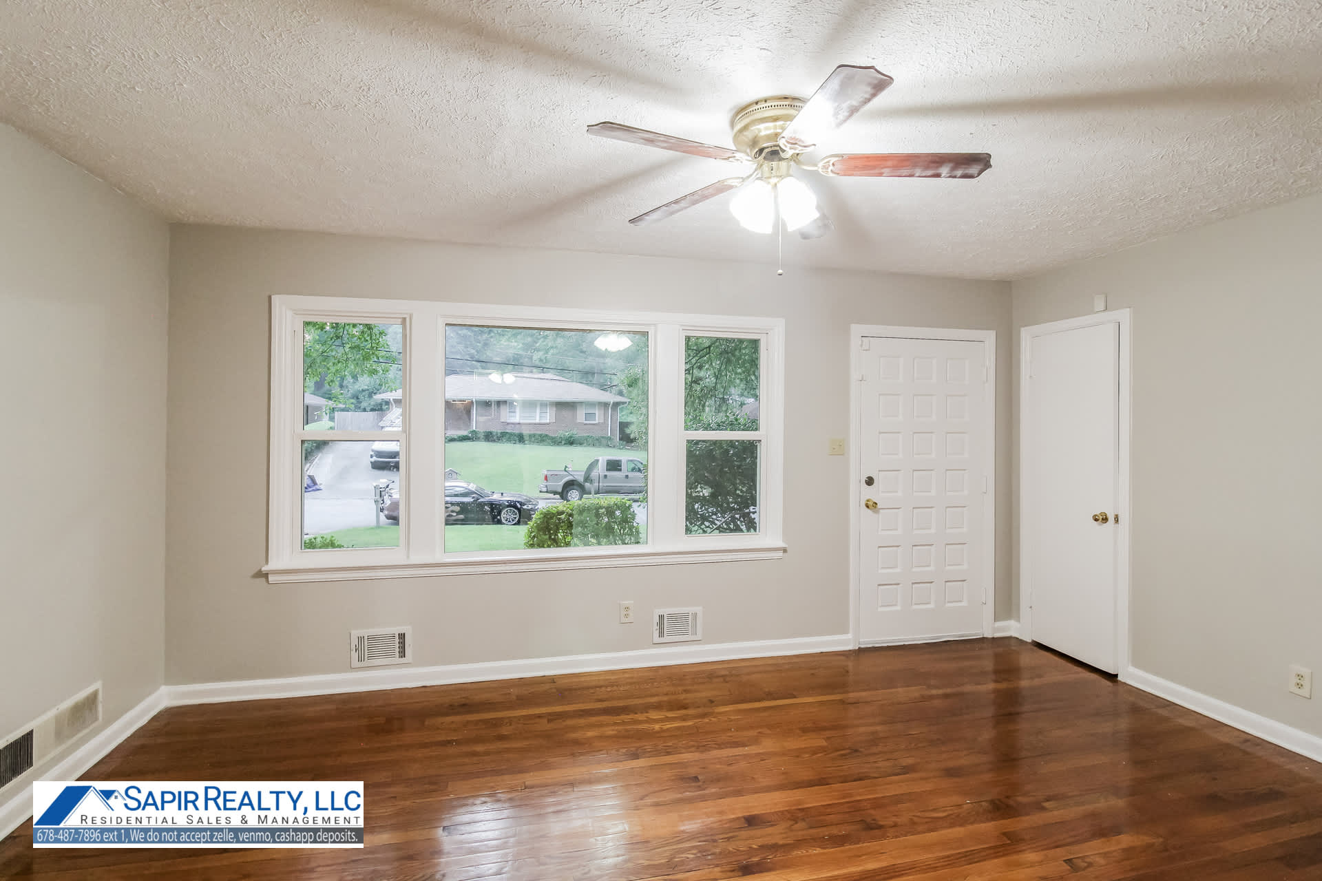 2694 Fairlane Dr SE – photo 2