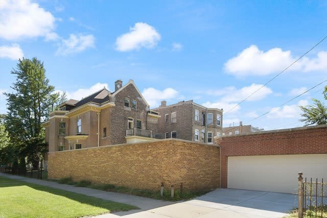 1036 W Garfield Boulevard – photo 2