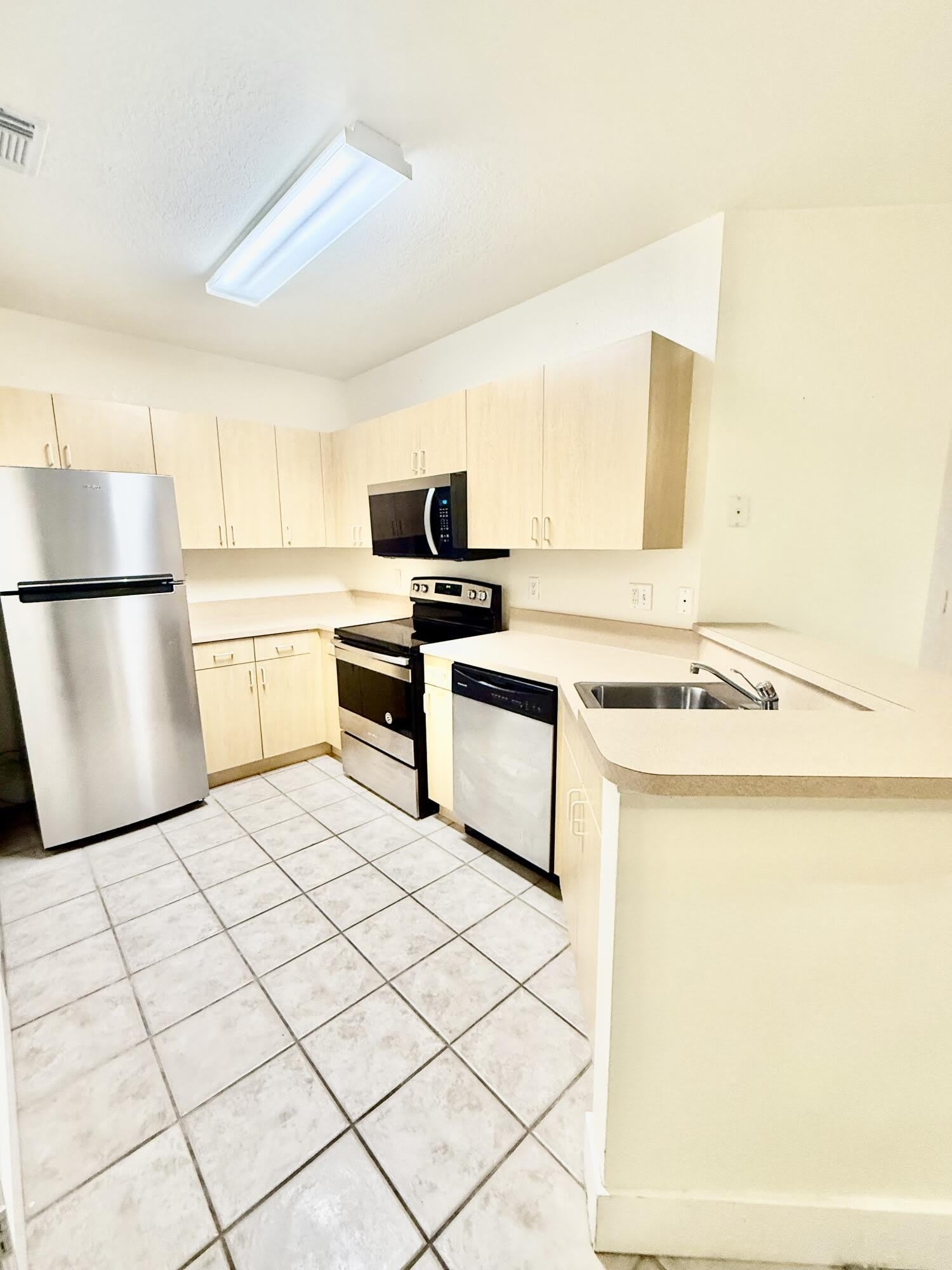 1602 Belmont Place – photo 4