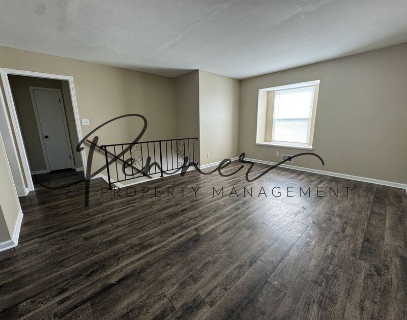 604 NE Magellan Ave – photo 5