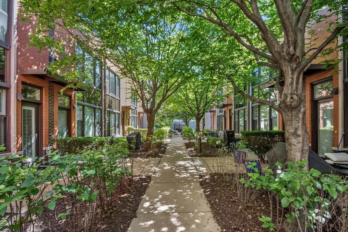960 N Crosby Street – photo 2