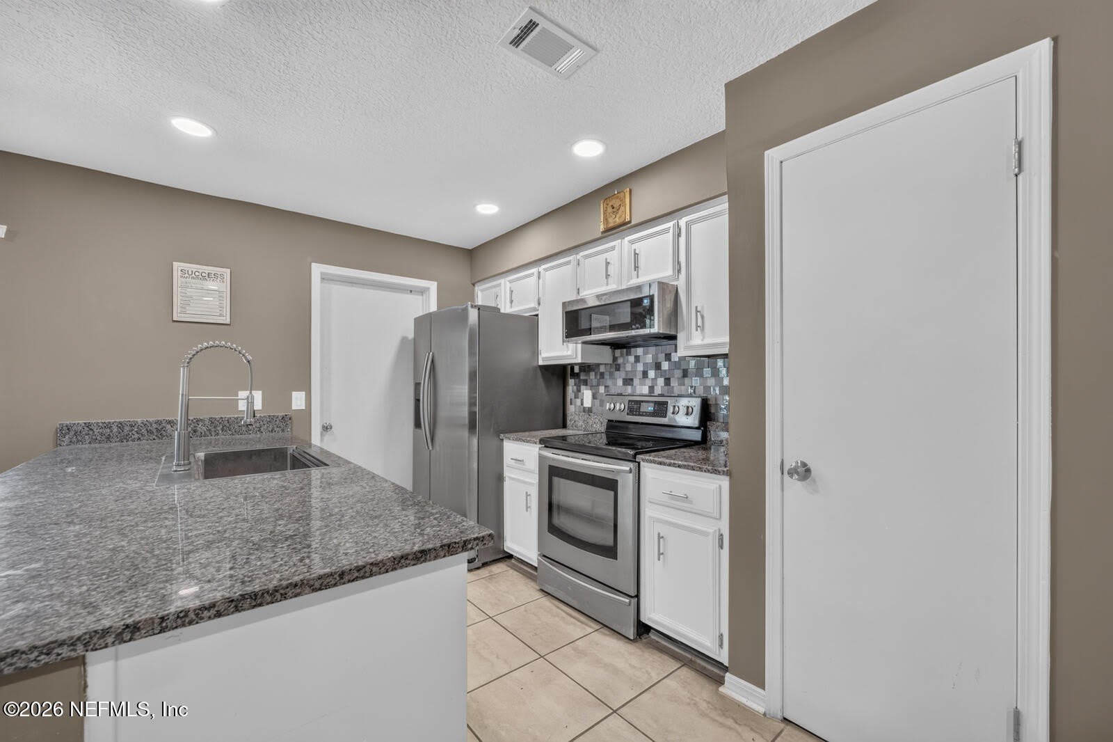 7526 JASPER AVE – photo 5