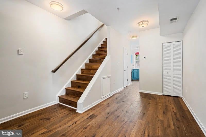 424 OAKDALE Place NW – photo 4