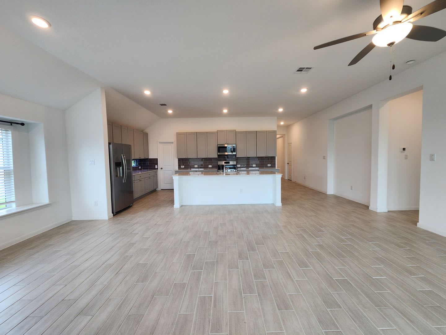 Free Rent Navarro Ranch 4 3 2 With A Bonus Room Fridge Included Covered Patio Fenced In Yard Navarro Isd – photo 4