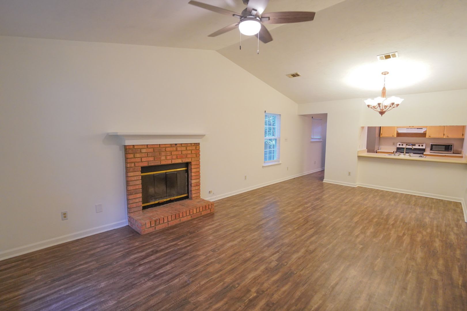 2 Bed / 2 Bath Duplex with Pond Frontage! – photo 2