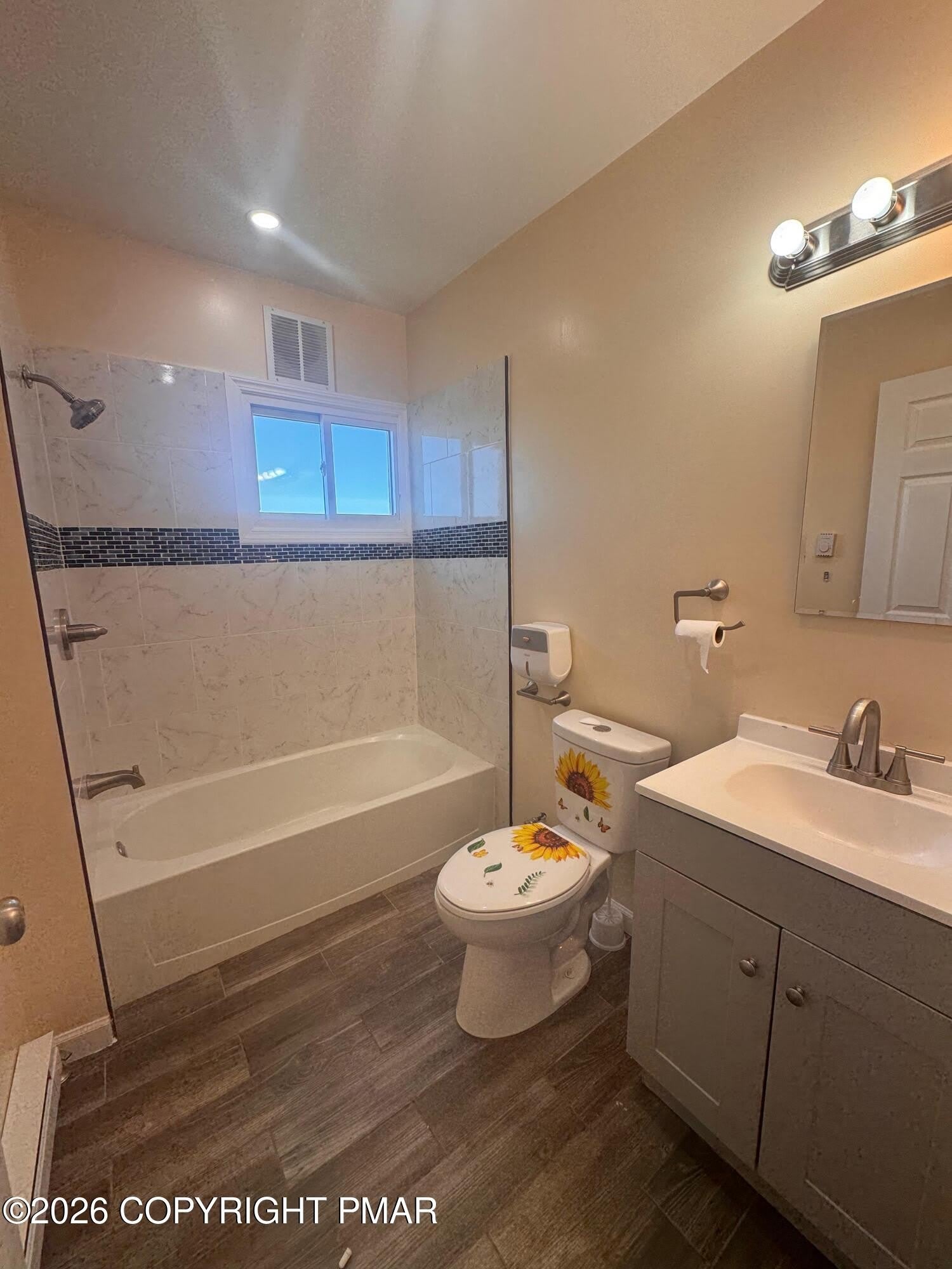 228 Oak Street – photo 5