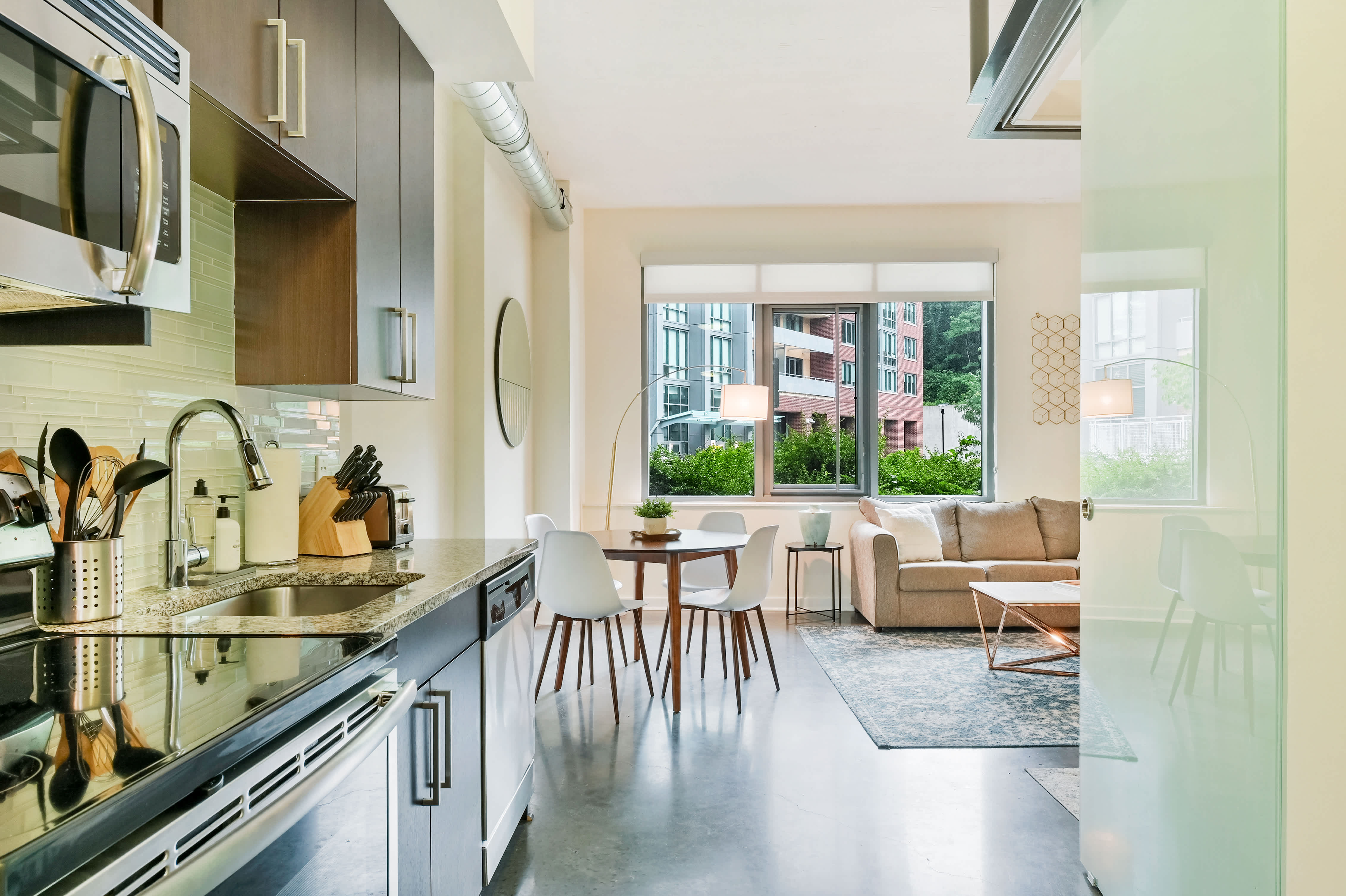 DelRay Tower Apartments – photo 1