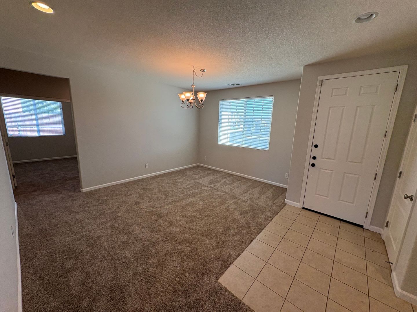 Spacious 4 Bed 2 Bath Home with Solar! – photo 4