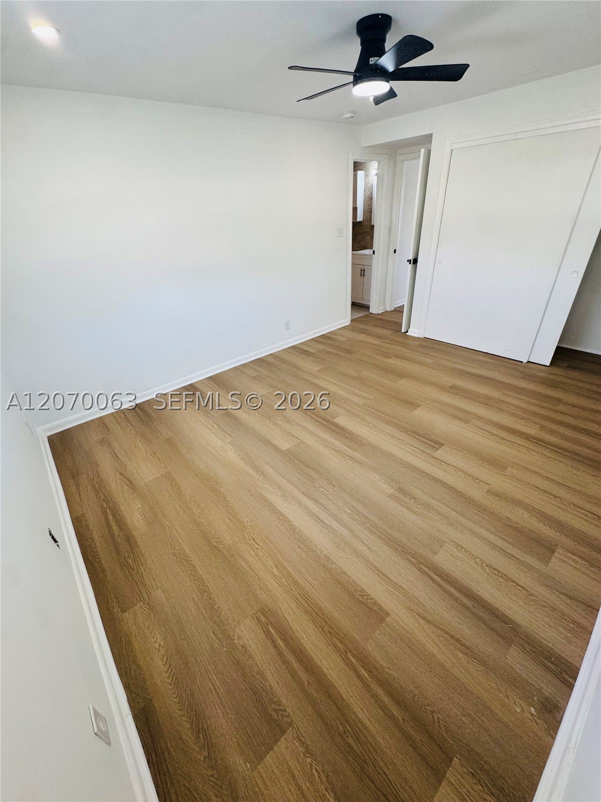 2502 Harding St – photo 5