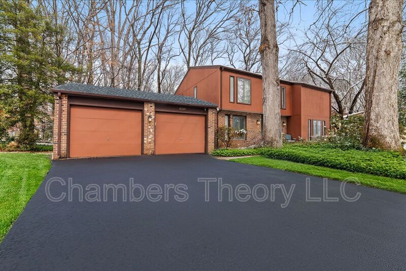 8709 Hidden Hill Ln – photo 1