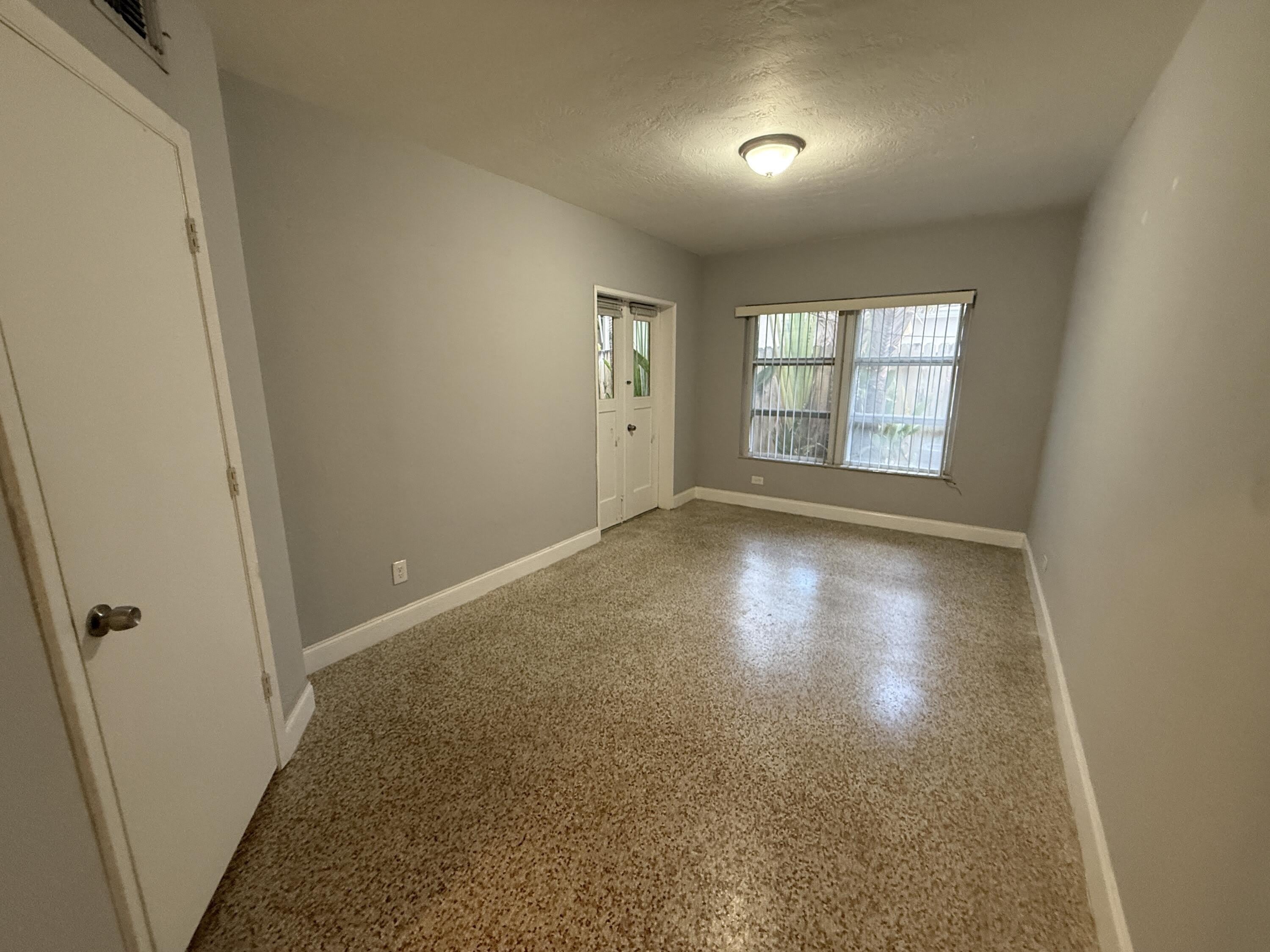 1621 NE 5th Street – photo 4