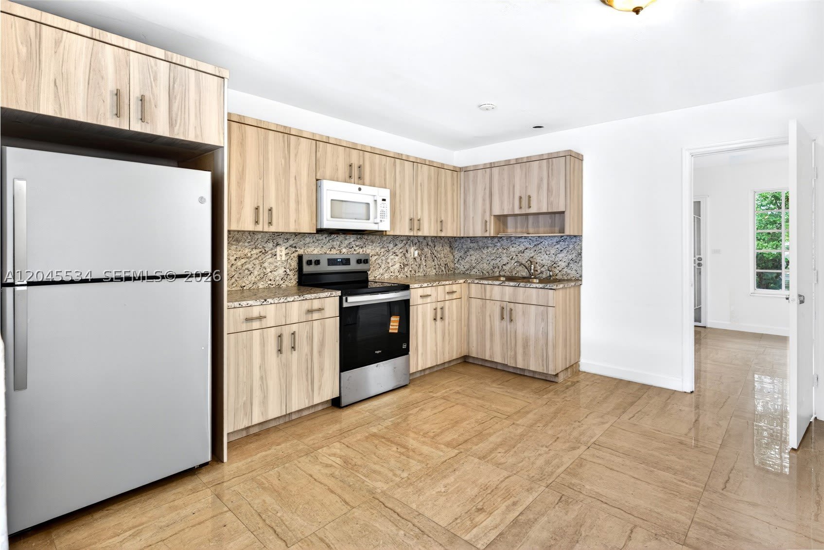 1350 NE 149th St – photo 2