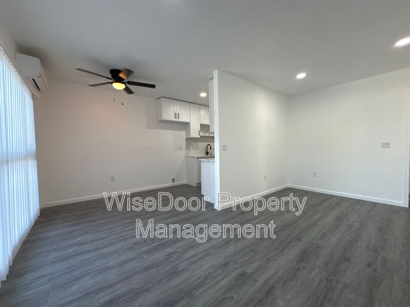 10392 Lampson Ave – photo 4