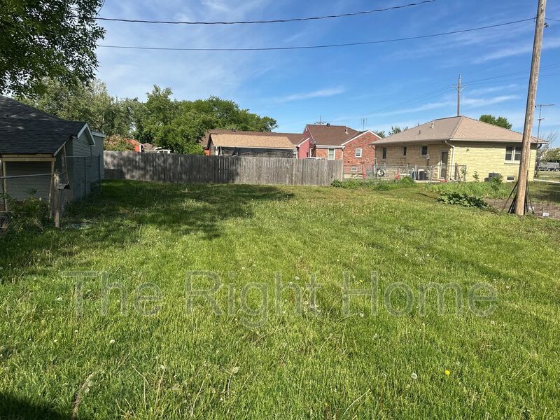 4525 N 70th St – photo 5