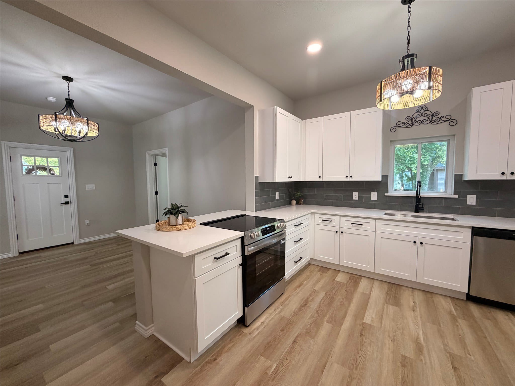 909 E High Street – photo 3