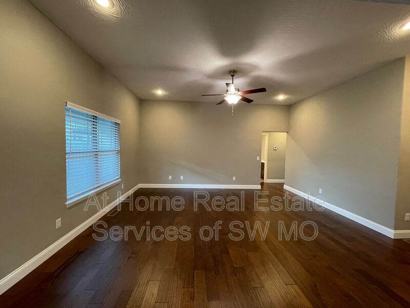 1659 N Eagle Valley Ln – photo 4
