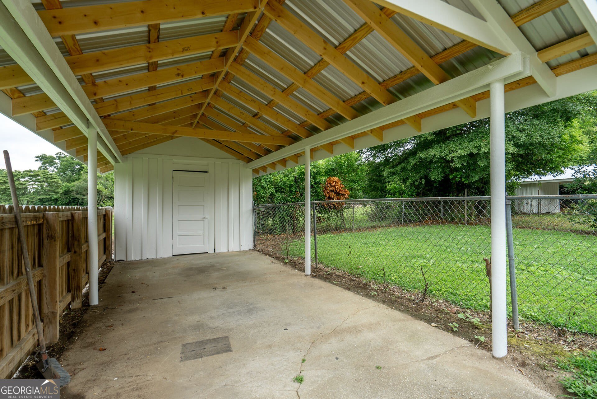 175 E Main Street – photo 5