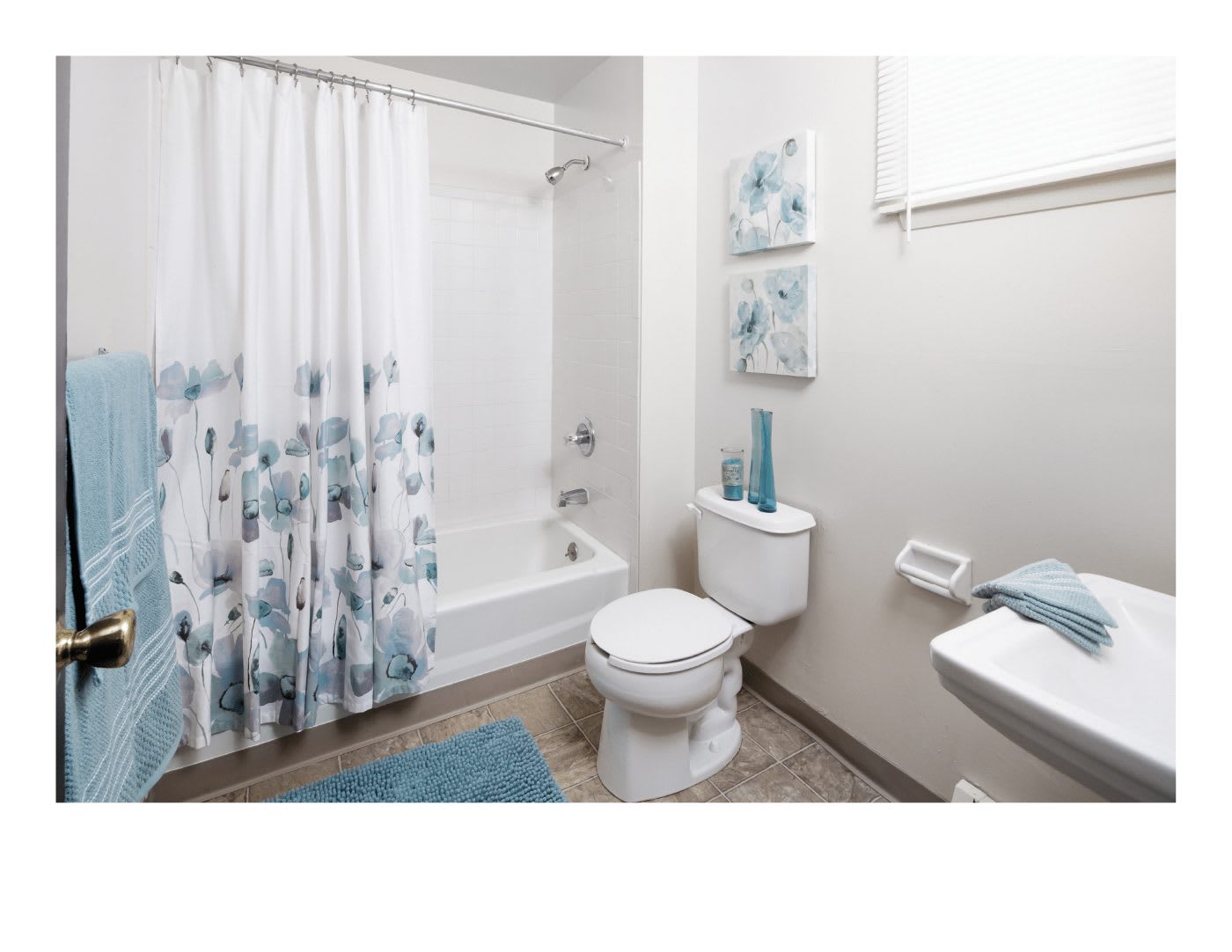 Windsor Crossing Apartments – photo 5